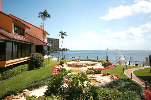 L'Hermitage - Luxury Condo Interior