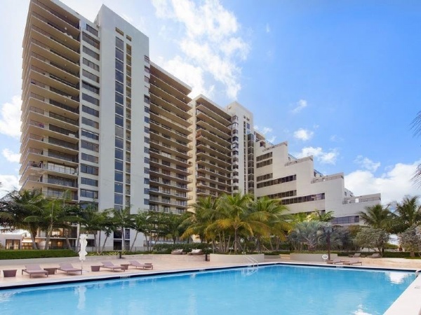 1000 Venetian - Luxury Condo Interior