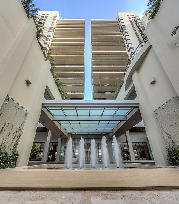 1000 Venetian - Luxury Condo Interior