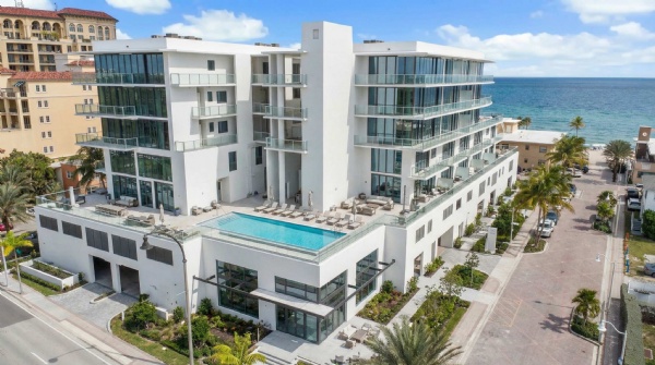 Eturna Beachside - Luxury Condo Interior