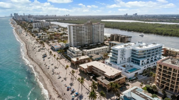 Eturna Beachside - Luxury Condo Interior