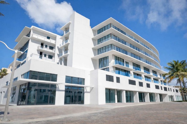 Eturna Beachside - Luxury Condo Interior